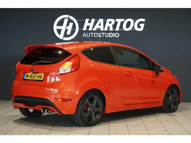 Ford Fiesta 1.6 ST2 2016 Benzine 2