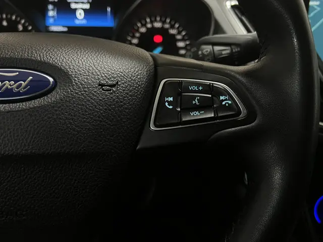 Ford C-MAX 1.5 Titanium 2018 Benzine 18