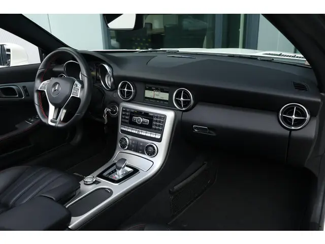 Mercedes-Benz SLK 200 2015 Benzine 37
