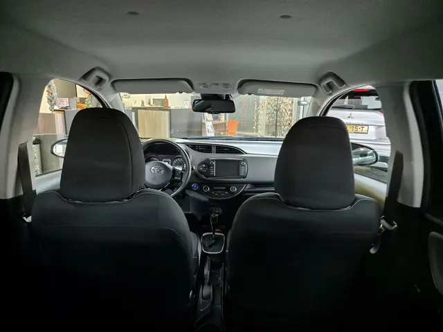 Toyota Yaris 1.5 Hybrid Dynamic 2019 Hybride Benzine 33