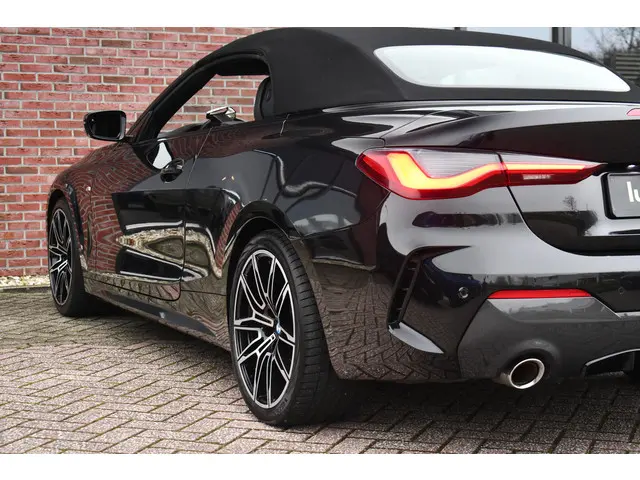 BMW 4 Serie Cabrio 420i M-Sport 2022 Benzine 35