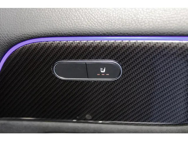 Mercedes-Benz GLA 250 e AMG Line 2021 Hybride Benzine 36