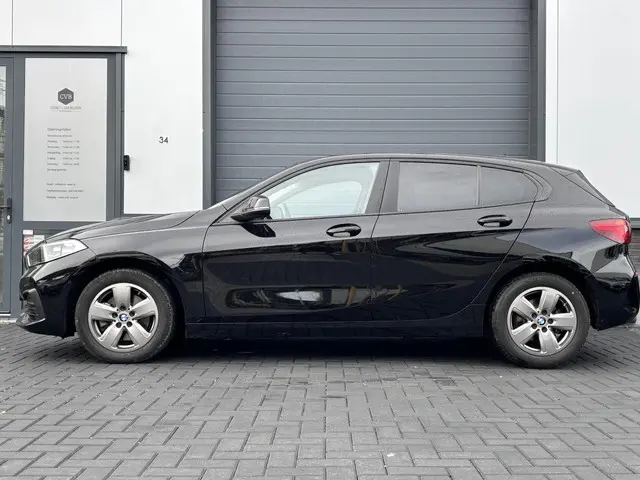 BMW 1 Serie 118i Sport Edition 2023 Benzine 7