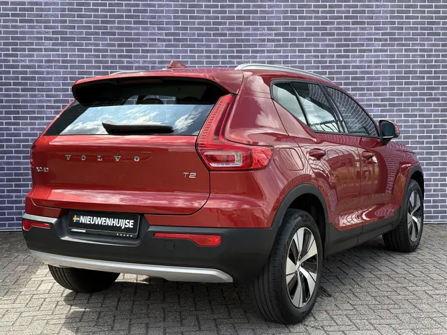 Volvo XC40 1.5 T2 Momentum Business 2021 Benzine 3