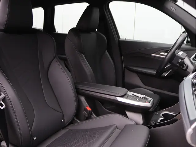 BMW X1 sDrive18i 2023 Benzine 23