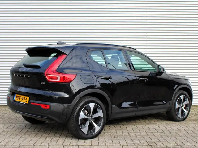 Volvo XC40 2.0 B4 Plus Dark 2025 Benzine 2