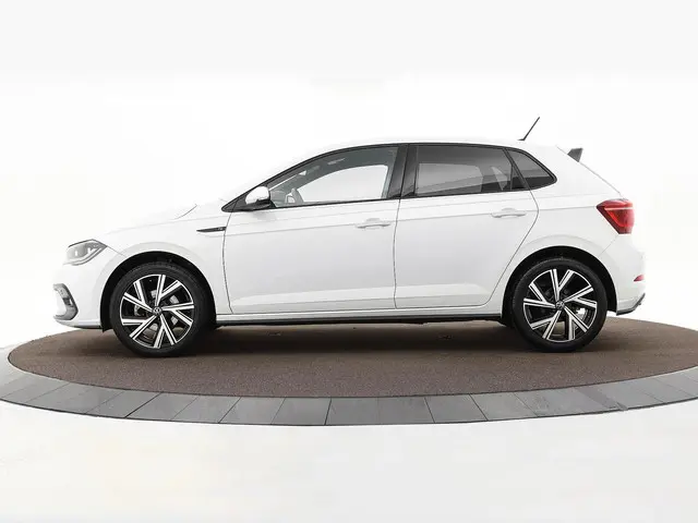 Volkswagen Polo 1.0 TSI 110pk DSG R-Line 2022 Benzine 26