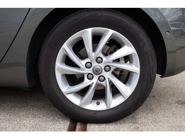 Opel Astra 1.6 Turbo Innovation 2019 Benzine 24
