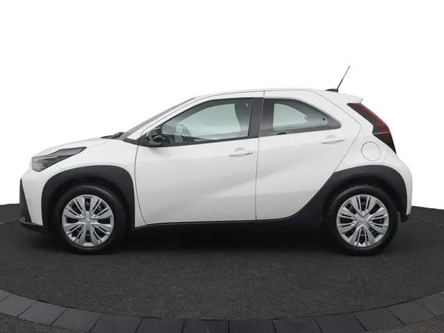 Toyota Aygo X Hybrid 115 play 2026 Hybride Benzine 3