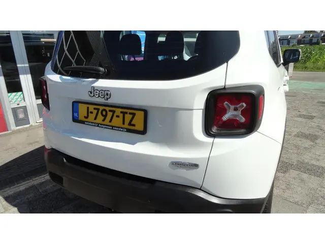 Jeep Renegade 1.4 MultiAir Freedom 2016 Benzine 10