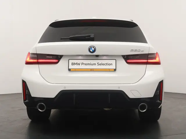 BMW 3 Serie Touring 330e 2025 Hybride Benzine 10