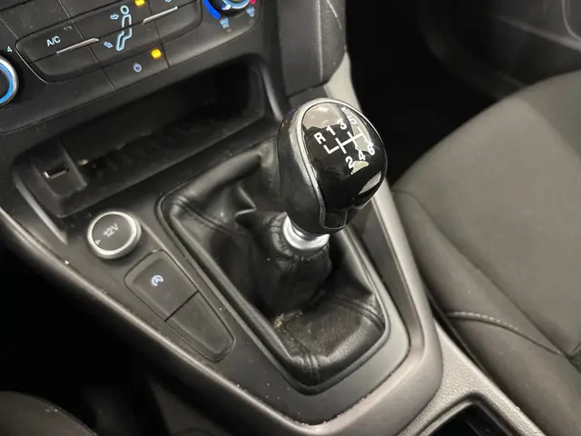 Ford Focus Wagon 1.0 Titanium Edition 2015 Benzine 14