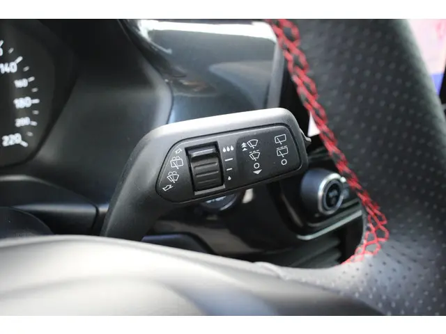 Ford Fiesta 1.0 EcoBoost Hybrid ST-Line X 2022 Benzine 24
