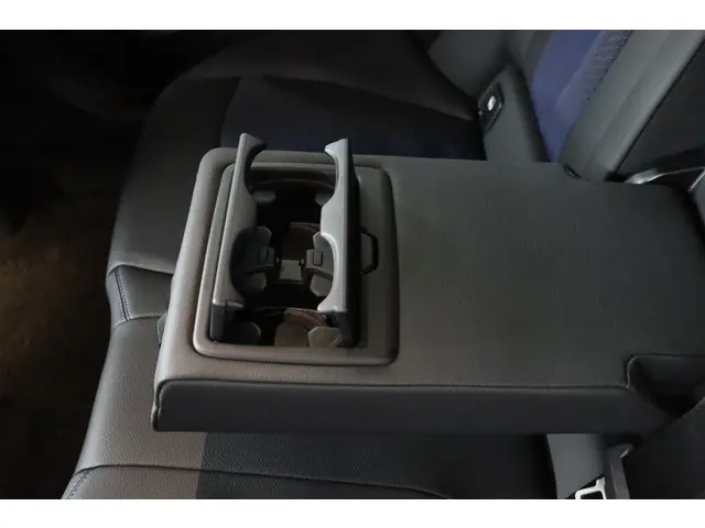 BMW 1 Serie 118i Executive Edition 2021 Benzine 33