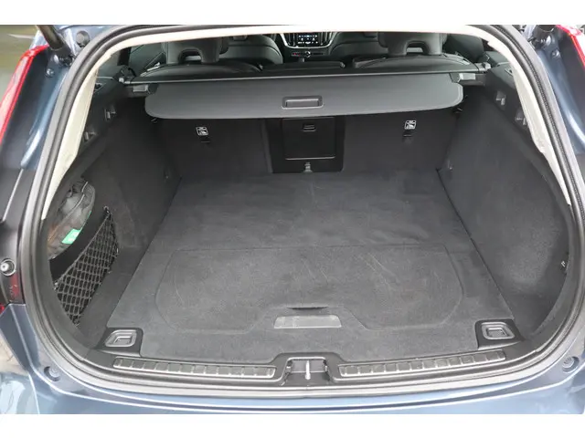 Volvo V60 2.0 B3 Plus Dark 2024 Benzine 29