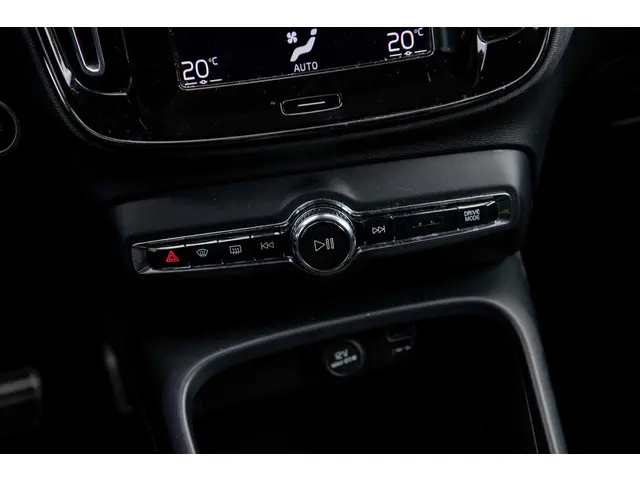 Volvo XC40 1.5 T3 R-Design 2021 Benzine 22