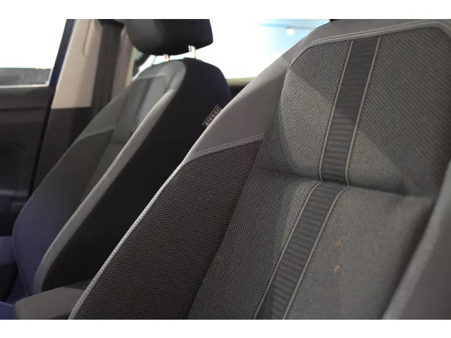 Volkswagen Polo 1.0 TSI Business PANO | IQ 2024 Benzine 3