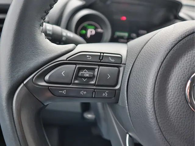 Toyota Yaris 1.5 Hybrid Dynamic 2023 Hybride Benzine 9