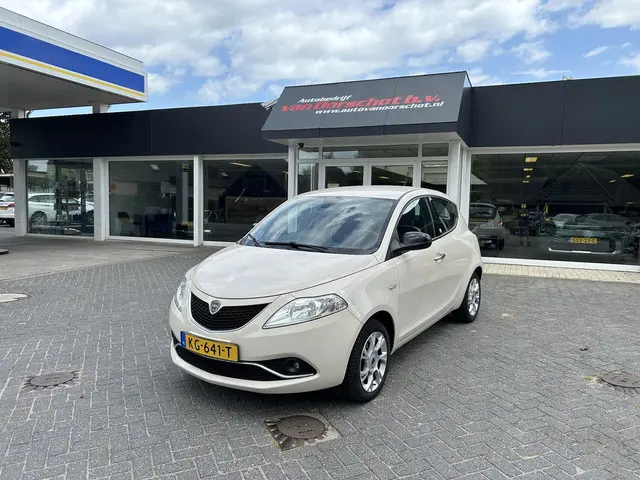 Lancia Ypsilon 0.9 TwinAir Opening Edition 2016 Benzine