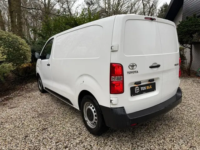 Toyota ProAce Worker 1.5 D-4D Comfort 2020 Diesel 11