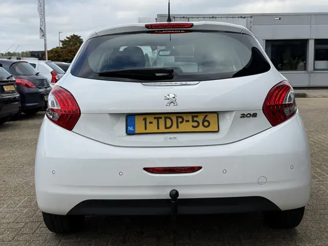 Peugeot 208 1.2 VTi Envy 2014 Benzine 4
