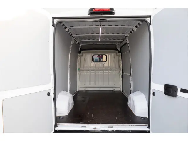 Citroën Jumper 2.2 BlHDi 140PK L2H2 33 2022 Diesel 11