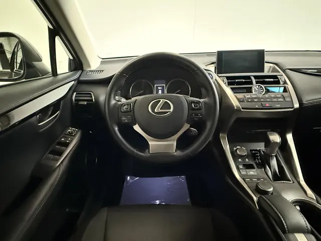 Lexus NX 300h AWD Edition 2015 Hybride Benzine 4