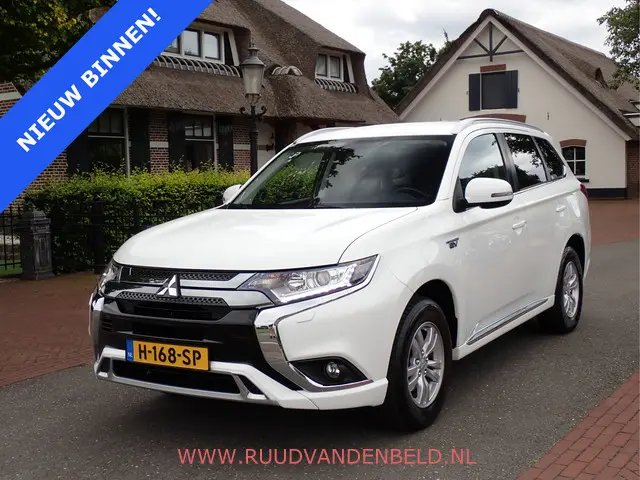 Mitsubishi Outlander 2.4 PHEV Pure 2020 Hybride Benzine