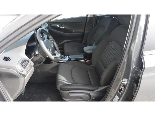 Hyundai i30 1.0 T-GDi Comfort Automaat 2024 Benzine 9