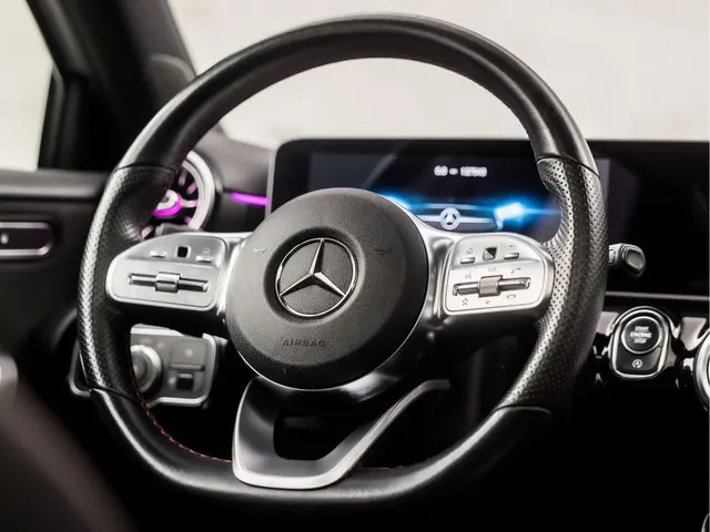 Mercedes-Benz A-Klasse 180 AMG Sport 2019 Benzine 21