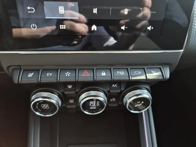 Mitsubishi Colt 1.6 HEV Instyle 2024 Hybride Benzine 30