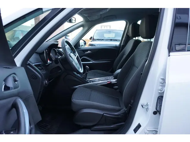 Opel Zafira Tourer 1.6 Blitz 2016 Benzine 15