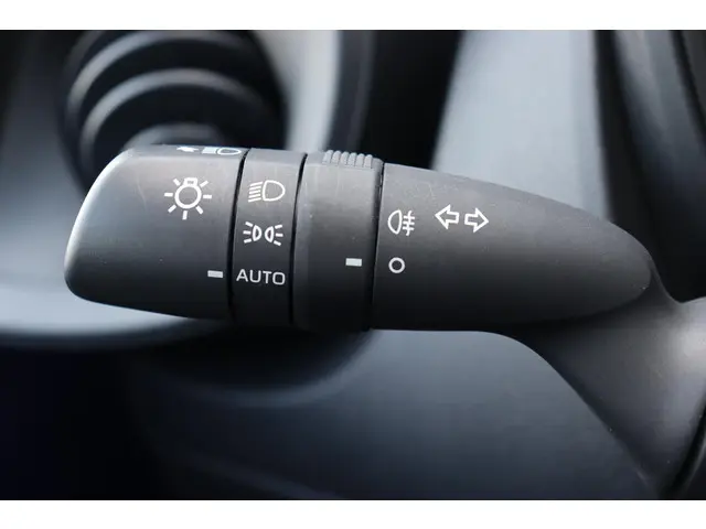 Toyota Aygo X 1.0 VVT-i MT Play, Camera 2024 Benzine 21