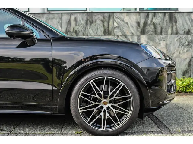 Porsche Cayenne Coupé 3.0 E-Hybrid 2025 Hybride Benzine 17