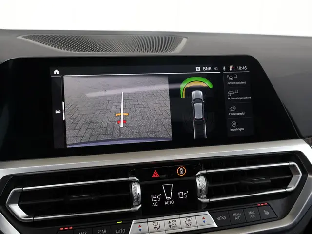 BMW 3 Serie Touring 330i High Executive 2021 Benzine 39