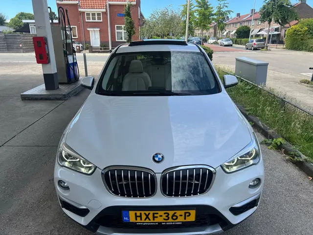 BMW X1 XDrive25i PANO,AUTOMAAT,PDC 2017 Benzine 7