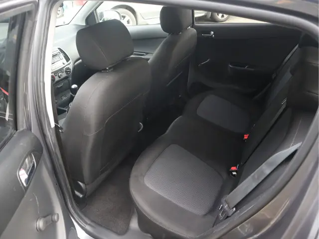 Hyundai i20 1.2 HP 2015 Benzine 4