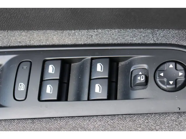 Peugeot 5008 1.2 Executive 7-persoons 2019 Benzine 27