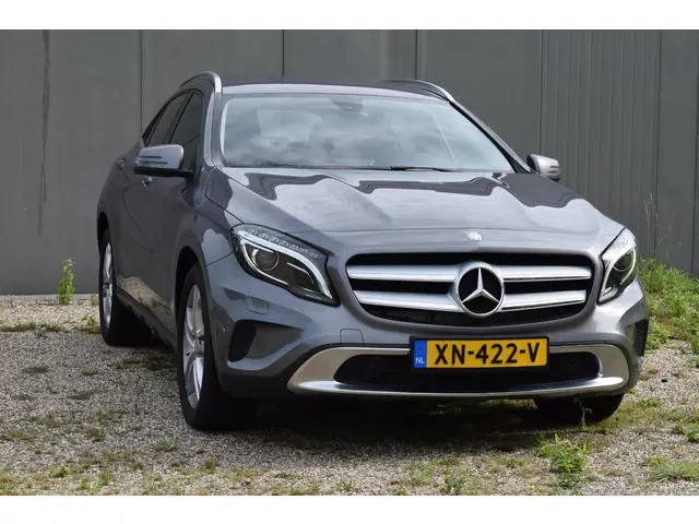 Mercedes-Benz GLA 180 Prestige 2015 Benzine 13