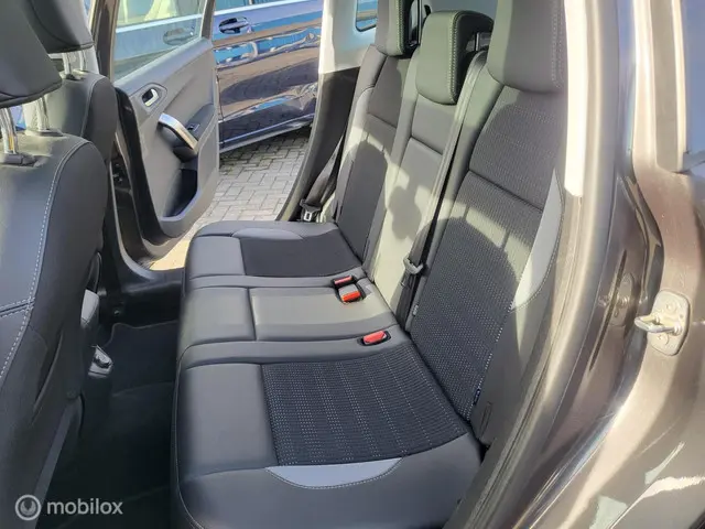 Peugeot 2008 1.2 PureTech Allure 2016 Benzine 10