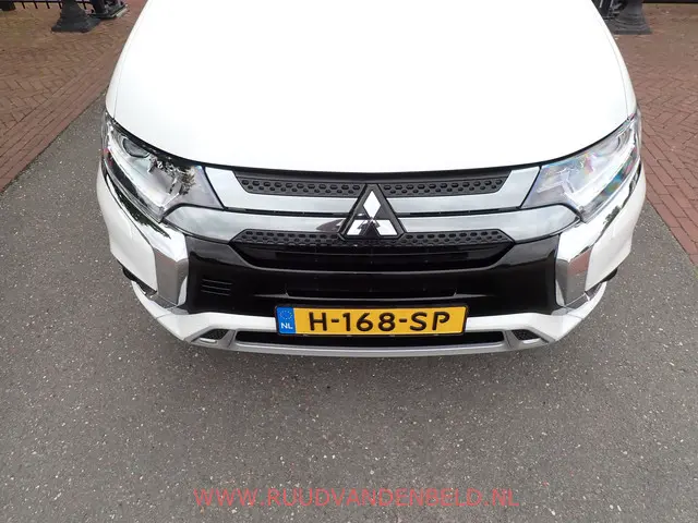 Mitsubishi Outlander 2.4 PHEV Pure 2020 Hybride Benzine 26