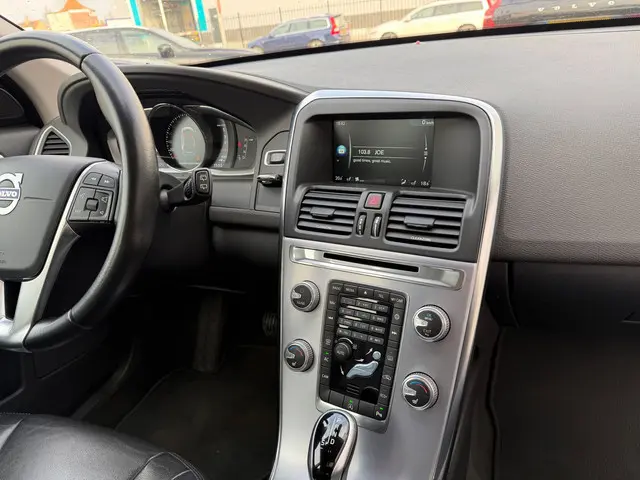 Volvo XC60 2.0 D4 FWD SUMMUM 2017 Diesel 18