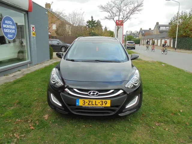 Hyundai i30 Wagon 1.6 GDI Go! 2015 Benzine 23