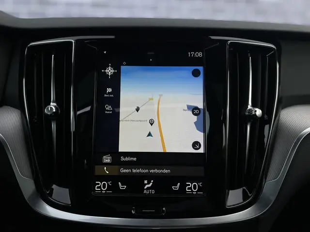 Volvo V60 2.0 T5 R-Design 2019 Benzine 23