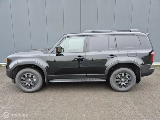 Toyota Land Cruiser 250 2.8 D-4D Executive 2024 Diesel 7