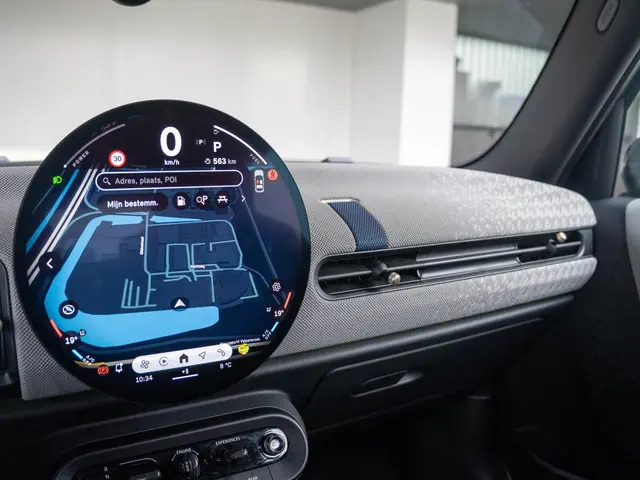 MINI 5-Deurs Cooper C 2024 Benzine 11