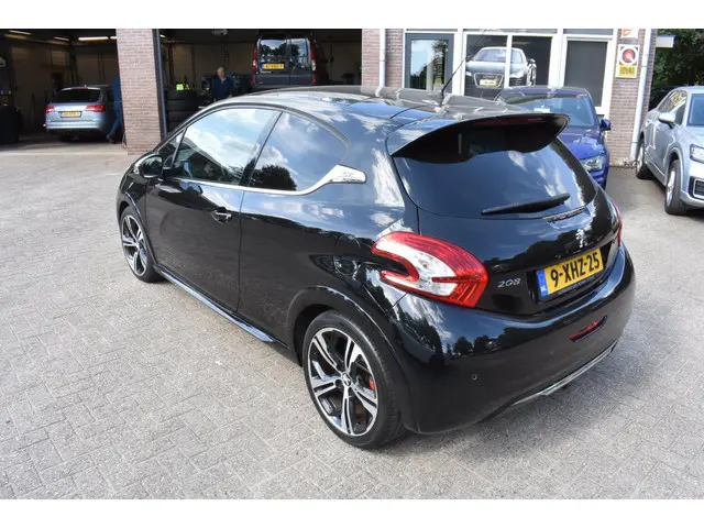Peugeot 208 1.6 THP GTi 2014 Benzine 35