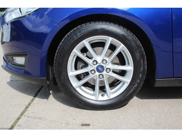 Ford Focus Wagon 1.0 Lease Edition 125 Pk 2017 Benzine 35
