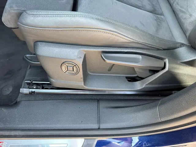 Audi Q3 45 TFSI e S edition 2024 Hybride Benzine 8