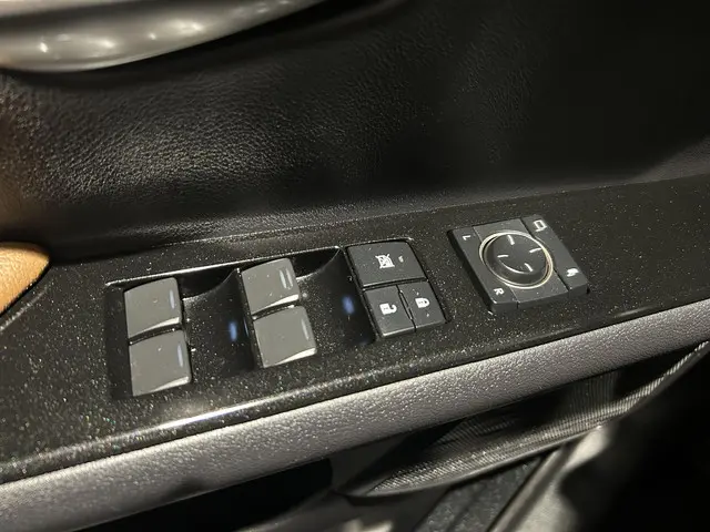 Lexus UX 250h Preference Line 2022 Hybride Benzine 18